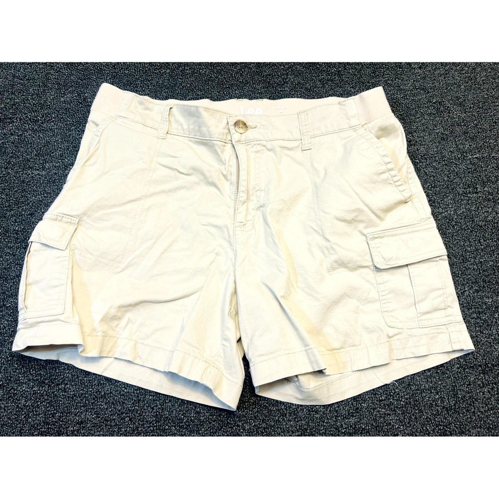 Lee Shorts Womens 12M Beige Stretch Mid Rise Regular Fit Outdoor Cargo Pockets